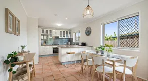 Spacious Family Beach House - Image 2