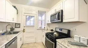 (49.1E) Garden style studio @ Forest Park & City! - Image 5