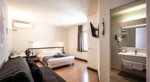 hotel du commerce - Image 2