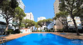 Apartamento tipo estudio con piscina en Blanes - Image 4