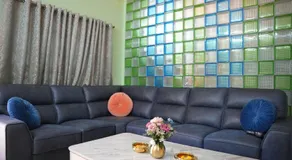 The HR STAY INN TIRUPATI - LUXURY HOMESTAY - NEAR ALIPIRI BUS STAND AND KAPILATEERTHAM - 24 HRS HOT WATER-150 MBPS SPEED FREE WIFI & ALL OTT APPS - Image 4