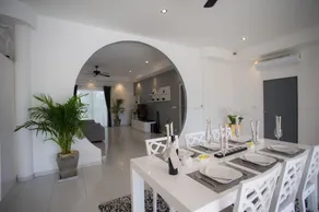 Blissful Tropical Stay at SeaLaVie Villa - Image 4