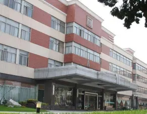 Hua Dong Hotel - Image 1