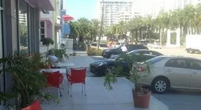 Collins Avenue Hostel - Image 3