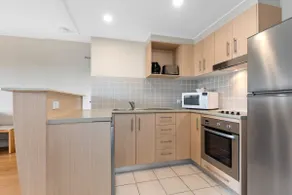 One-Bedroom Spa Apartment *North Facing *Free WIFI - Image 5