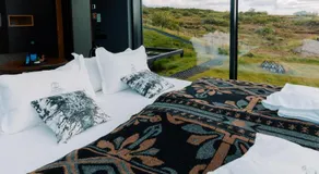 Panorama Glass Lodge WEST - Image 2