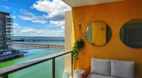 Harbour-view Waterfront Apartment - Image 3