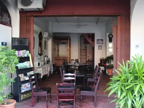 Red Inn Court - Image 5