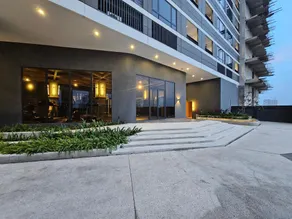 Collins AT By LiviRooms Tangerang - Image 3
