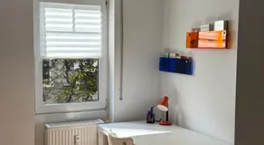 VibrantApt - Ruhig & Modern - 15 Min ins Zentrum - Uniklinik-Nähe - Privatparkplatz - Schnelles WLAN - Terrasse - Image 4