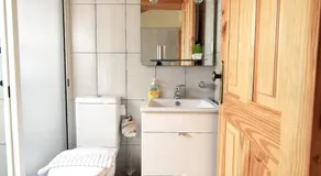 Agréable studio avec terrasse, barbecue et jardin | Vue montagne | Parfait pour le travail à distance - Image 2