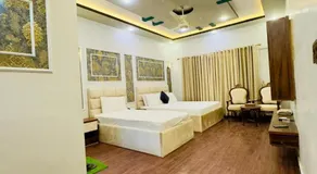 Hotel Crescent - Expo Center - Image 2