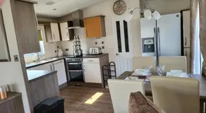 2BR-Sleeps6-Fireplace-Parking-Patio-Seaside - Image 2