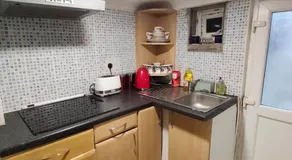 Lower ground floor Studio in Stockport - Image 4