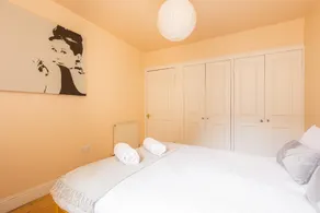 de Luxe-Appartement-Salle de bain privée-Vue ville - Image 2