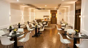 Hotel Carlton - Image 3