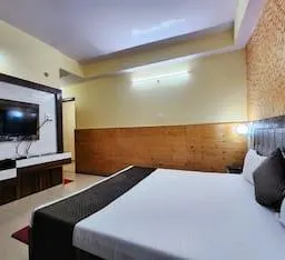 Hotel Taj Palace & Restaurant Near Mall Road - Image 5