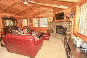 Catalina Creekside Cabin - Image 5