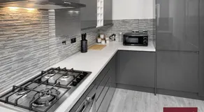 Wokingham - GardenParking 2Bed - Image 3
