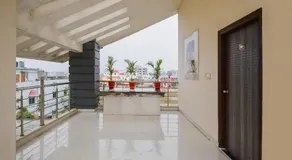 Hotel O Luxury Inn - Image 3