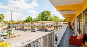 Lakeview Motel - Image 3