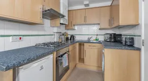 Cosy One Bedroom Apartment - Image 4