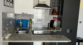 Petit cocon moderne avec piscine et terrasse - Image 5