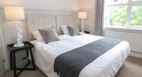37 Berry Hill Lane - Image 2