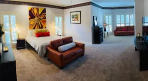 Luxurious Gated Residence on a Prestigious Golf Course - Sleeps 12 - Image 2