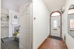Wood House by EDEN Accommodation - 3 Bedroom Whole House, Sleeps 6 - Image 4