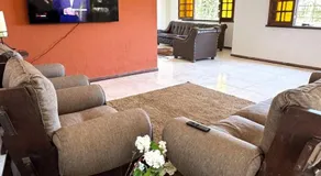 Charming Colonial Countryside Home with Wifi - Image 2