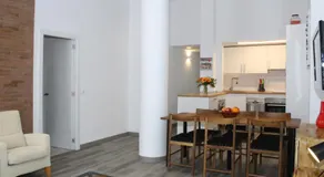 Espacioso Apartamento en Triana - Image 3
