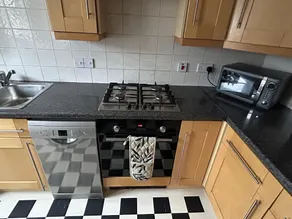 Quiet 3 bed semi with off street parking - Image 3