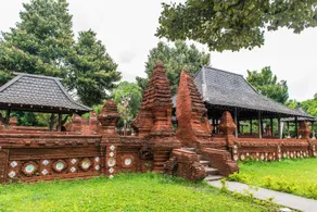 Sleep House Cirebon Homestay - Image 5