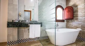 Hotel Doña Lola Zahara - Image 2