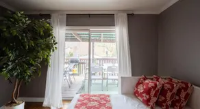Spacious Bright Home In Woodbridge - Image 2