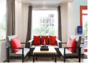 Hotel Kingston House - Near Shaheed Path and Ayodhya Road - Image 2
