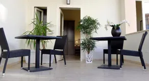 EOS Room and Breakfast - Image 3