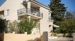 Villa Claudia Beach Apartment - Image 5