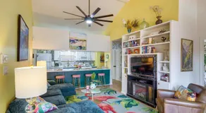 Walk to Beach! Romantic 'Deja View' Apt in Biloxi - Image 4