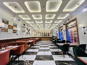 THE GLITCH HOTEL AND RESTAURANT - Image 3