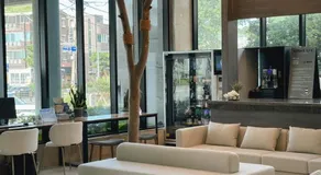 Sims Hotel - Image 3
