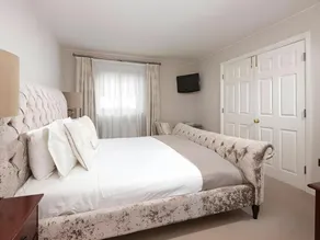 The Cook and Barker Inn - Image 2