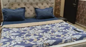 Hotel Divine - Image 2