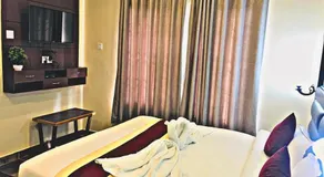 Hotel the Narayani - Image 2