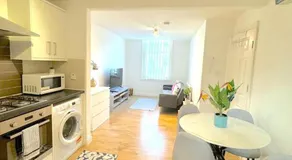 1 Bed Flat London a step to Emirates Stadium - Image 3