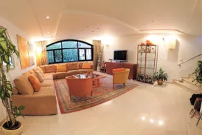 Unique Penthouse  With a Gorgeous Roof Top - Image 2