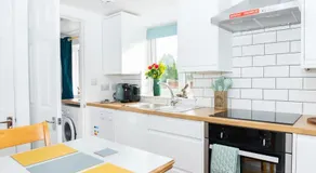Kelston View by Cliftonvalley Apartments - Image 4