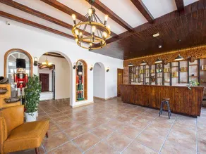 Wuzhen Jinse Huannian Homestay (Xizha Scenic Area) - Image 3