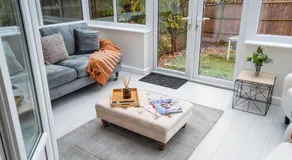 Family-Friendly 3-Bed Home Downstairs Bath & Bed Perfect Long Stays NW3 - Image 2